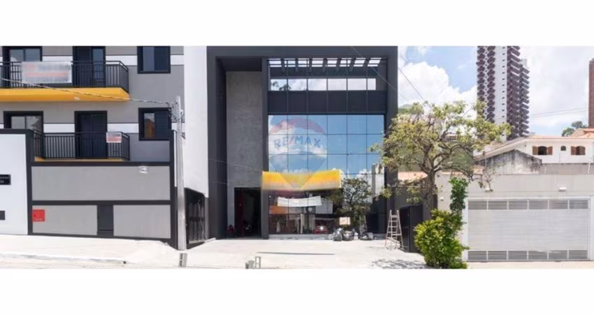 Prédio Comercial Moderno em Água Fria, SP'