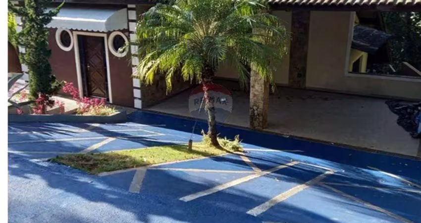 Luxo e Natureza: Casa de Condomínio na Cantareira