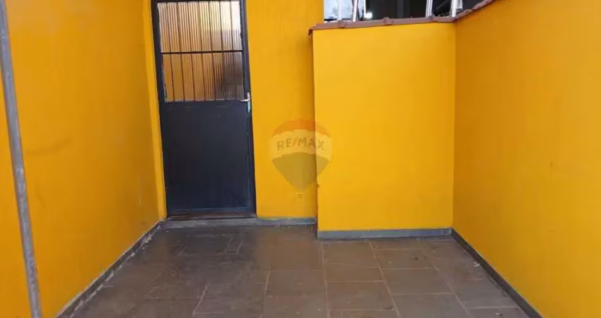 Casa com 2 quartos para alugar na Rua Gonçalves Figueira, 50, Vila Bandeirantes, São Paulo