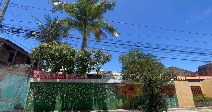 Casa ampla na Atalaia, frente leste, medindo 12m x 33m