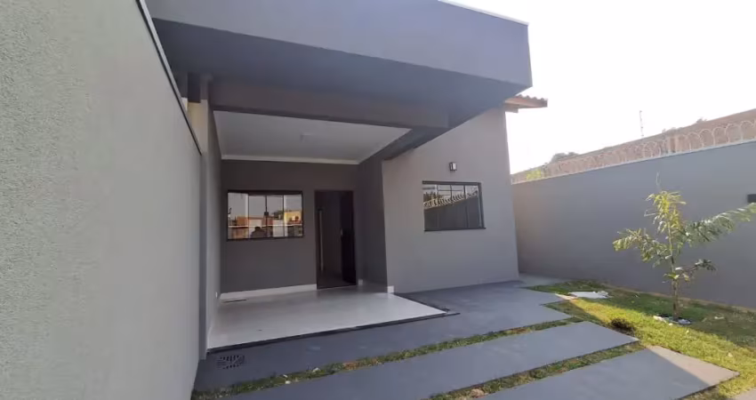 Casa com excelente acabamento com 82 metros construídos com 2 quartos sendo 1 suite