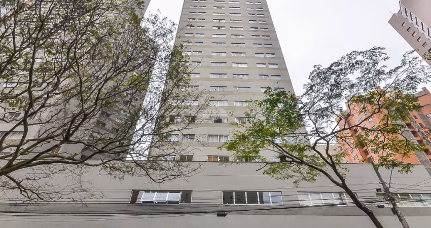 Apartamento com excelente localização da Rua Padre Anchieta, no bairro Bigorrilho.