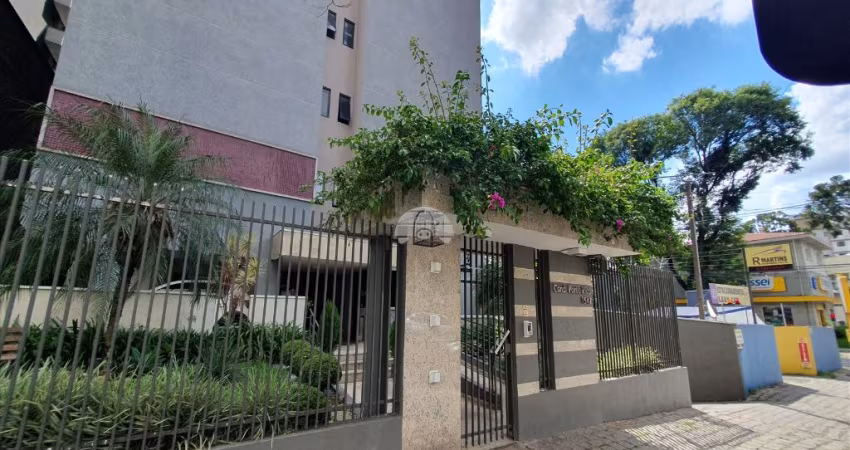 Apolar vende excelente apartamento em região nobre de Curitiba, no coração do Bigorrilho, pertinho do parque Barigui, cercado de todas as comodidades que o bairro oferece, farmácias, bancos, mercados,