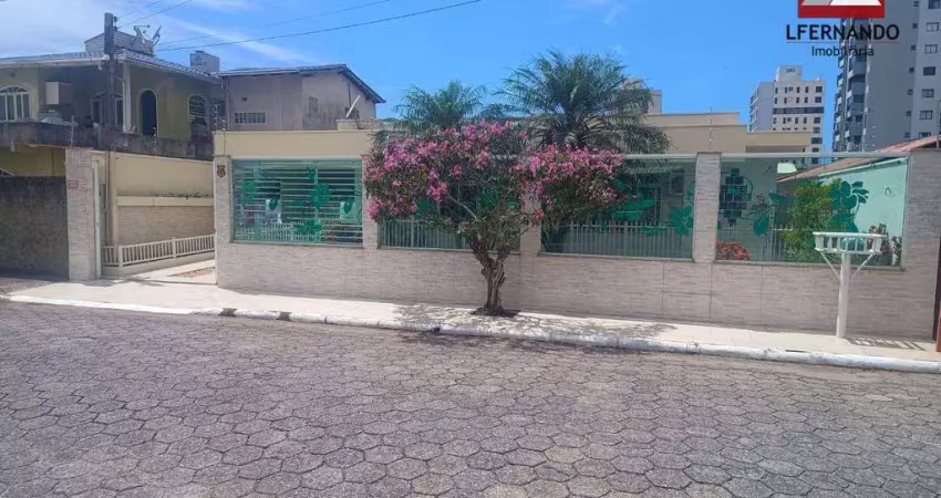 Casa com 3 dormitórios, sendo 1 suíte à venda, 188 m² por r$ 1.300.000 - centro - navegantes/sc