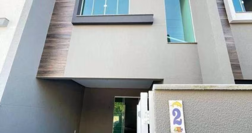 Sobrado com 3 dormitórios à venda, 120 m² por R$ 650.000,00 - Centro - Balneário Piçarras/SC