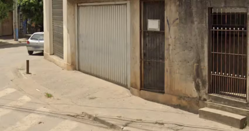 Cada  salões de 12 a 100 m2:  ou inteiro de 150 m2 11962994190 tratar direto