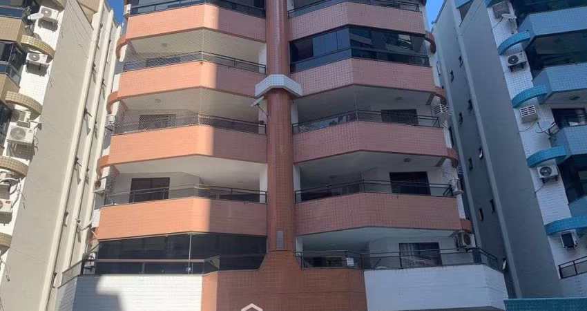 Apartamento à venda a poucos metros do mar na Meia Praia em Itapema - SC