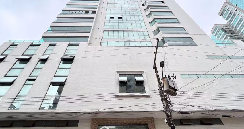 Apartamento a Venda Quadra Mar com 4 Suítes na Meia Praia em Itapema-SC
