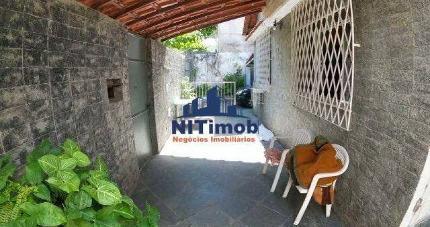 Casa à venda, 4 quartos, 4 vagas, Pe Pequeno - Niterói/RJ