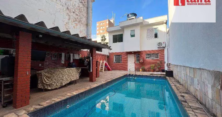 Casarão com piscina / 3 suítes  / 4 vagas / espaços amplos