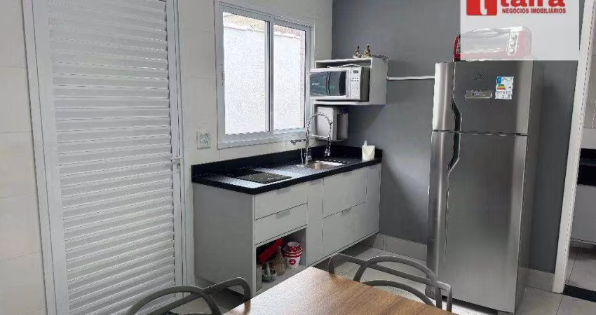 Casa 2 dormitórios / Mobiliado / Varanda