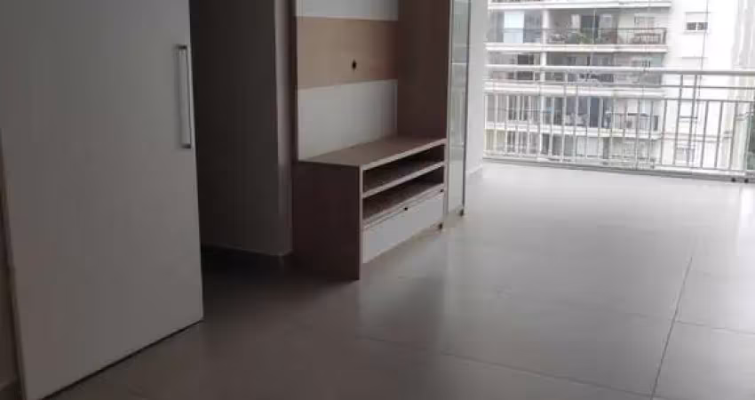 Apartamento 75m², 3q, 1 suíte, 2 banheiros, 1 vaga, lavabo, varanda, piscina, piscina aquecida, spa, sauna, academia, churrasqueira, salão de festas.