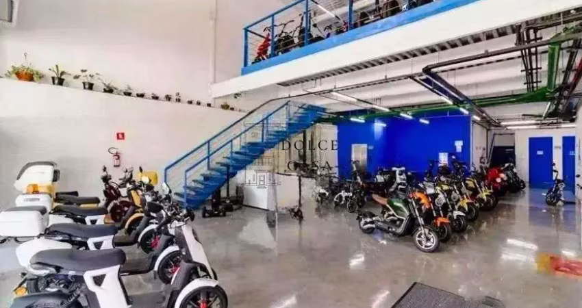 Prédio monousuário em pinheiros - pé direito duplo e elevador para carga
