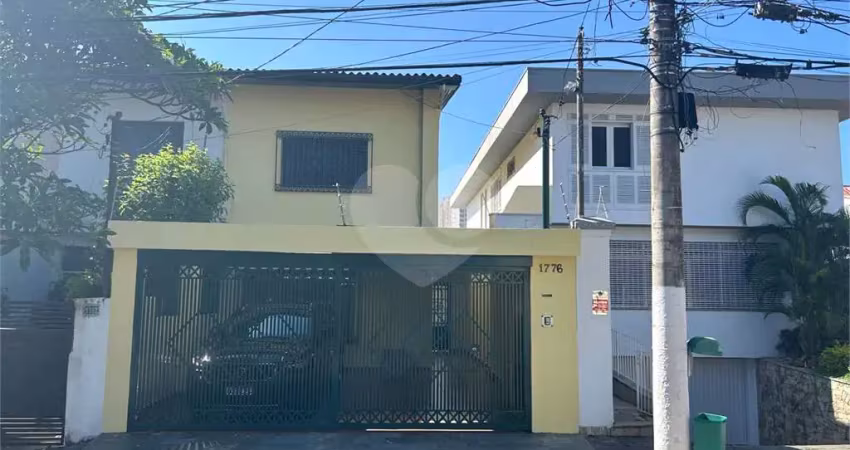 Casa à venda na Rua República do Iraque, Campo Belo, São Paulo