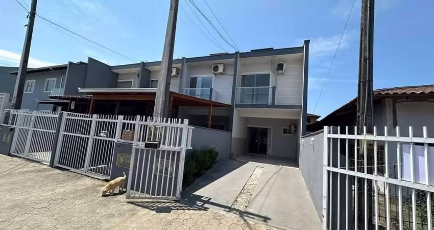 Sobrado Geminado no Bairro Comasa