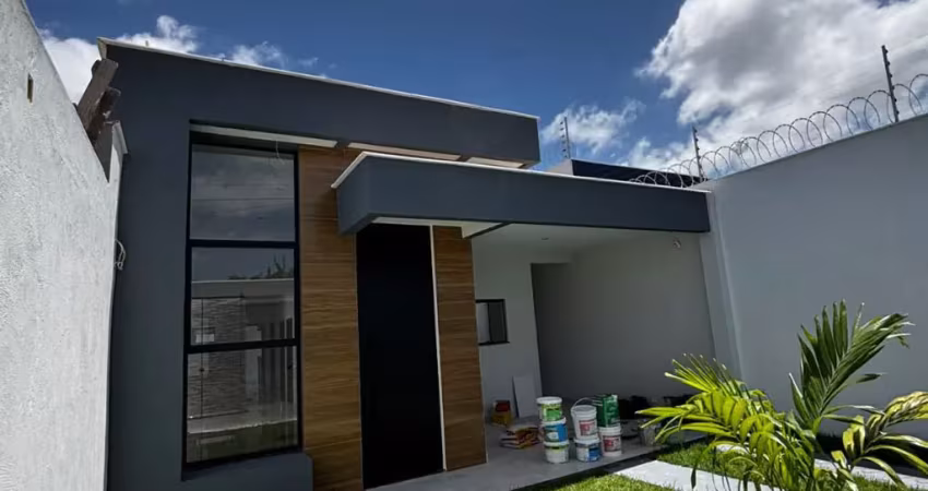 Casa no araçagi, a região que está crescendo, com a extensão da litorânea, com o atacadão sendo construído , o bobs e o cantinho doce, tudo próximo da residência.