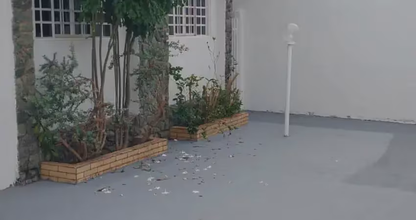 Casa térrea para alugar com 4 quartos sendo 2 suítes
