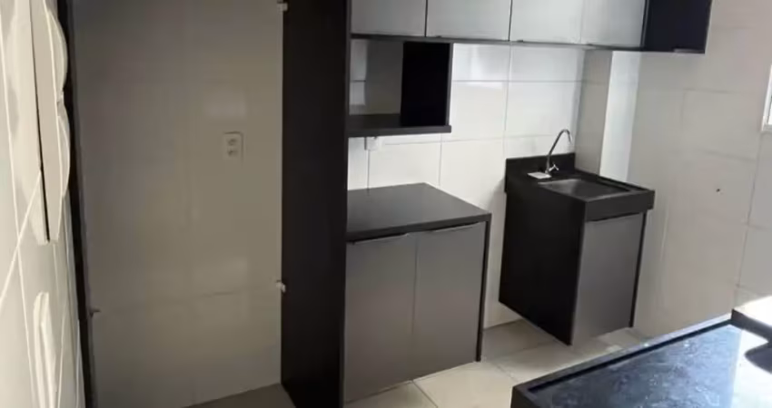 Apartamento térreo para alugar com armários planejados