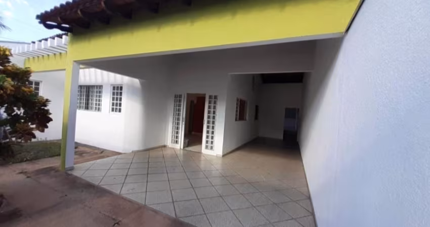 Casa para alugar com suíte e closet