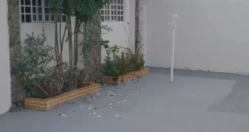 Casa térrea para alugar com 4 quartos sendo 2 suítes