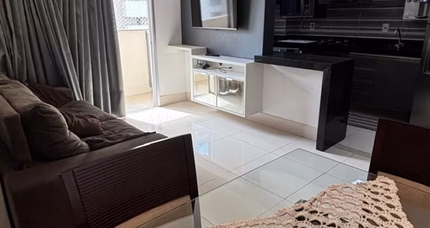 Apartamento mobiliado de 2 quartos sendo 1. Suíte