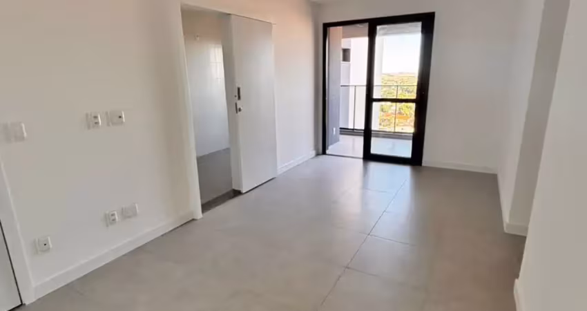 Apartamento com 3 quartos sendo 1 suíte e sacada com churrasqueira