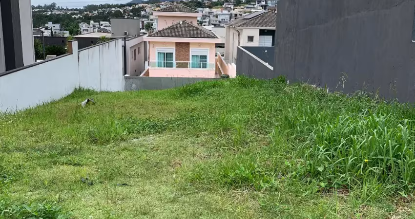 Terreno à venda no condomínio aruã brisas ii – 370m² em rua tranquila, próximo ao clube