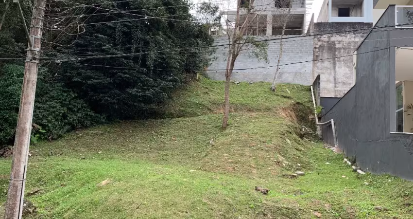 Oportunidade no condomínio aruã – terreno com 300m² em rua sem saída
