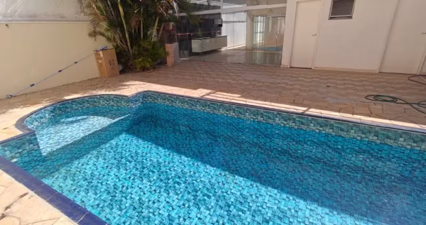 Sobrado para locação no condomínio aruã – com piscina e planejados