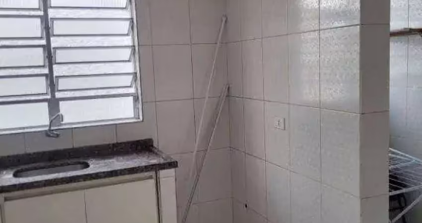 Jaguaré – Alugo apartamento de dois dormitórios com +/- 65 m² de área
