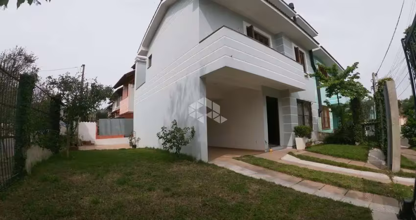Excelente casa de 3 dormitórios sendo uma suíte bairro guarujá