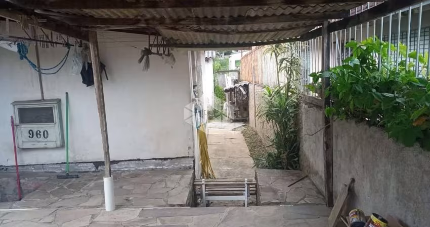 Terreno com duas casas 10 x 27,5 JD Itu