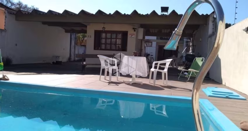Casa com 3 suítes no bairro Cavalhada