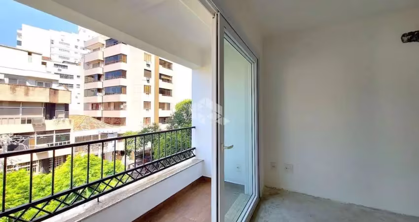 APTO DE FRENTE COM SACADAO ABERTO , EM ÚLTIMO ANDAR , COM VAGA E ELEVADOR