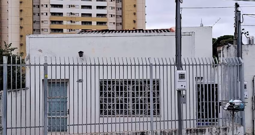 Vende-se Casa no bairro Dom Aquino
