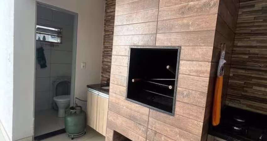 Vende-se Casa no condomínio Rio Claro.