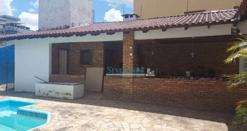 Casa com 3 dormitórios à venda, 225 m² por R$ 680.000,00 - Centro - Cachoeirinha/RS