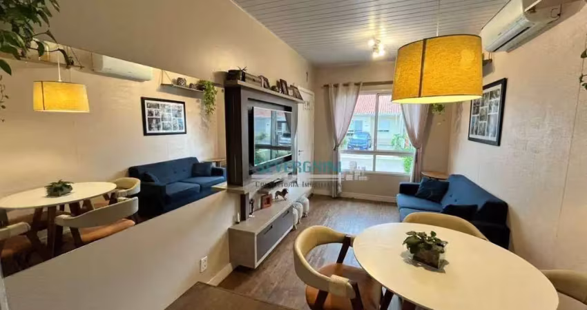 Casa com 2 dormitórios à venda, 59 m² por R$ 450.000,00 - Distrito Industrial - Cachoeirinha/RS