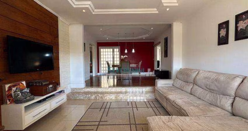 Casa com 3 dormitórios à venda, 145 m² por R$ 870.000,00 - Centro - Cachoeirinha/RS