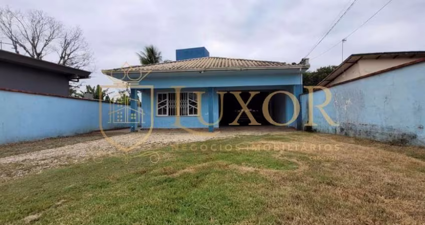 Linda casa localizada no bairro Volta Grande em Navegantes SC, casa 3 dormitórios e terreno de 770 m².