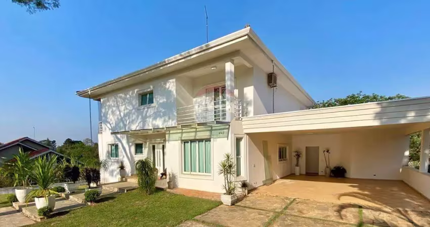 Oportunidade Única: Casa de Luxo em Condomínio de Chácara