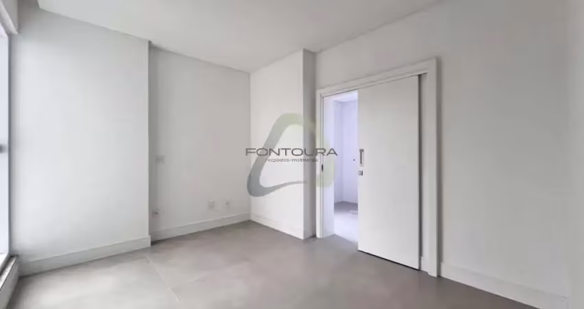 Apartamento com 4 quartos à venda na Rua 296, 238, Meia Praia, Itapema