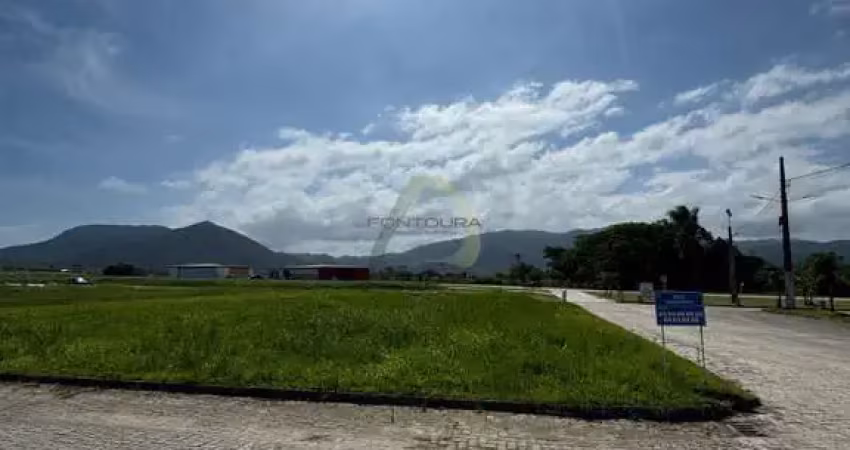 Apartamento à venda na Rua Aliatar Silva, Santa Luzia, Porto Belo