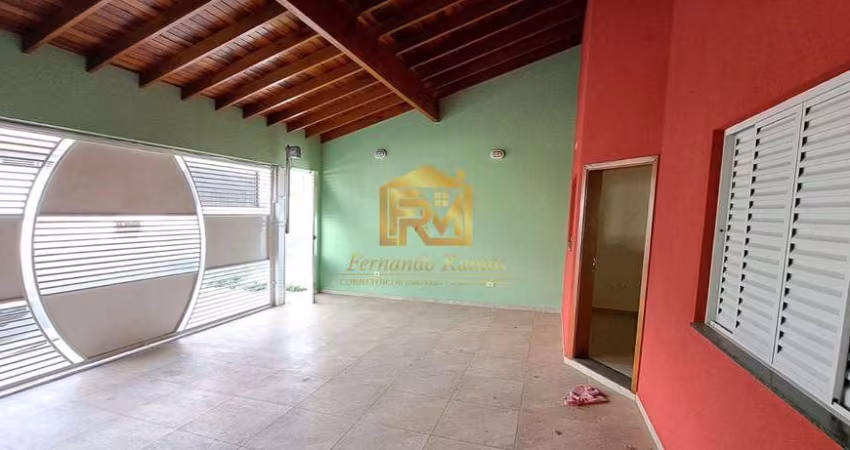 Casa com 2 dorms,Vila dos Eucaliptos, Salto - R$ 420 mil,