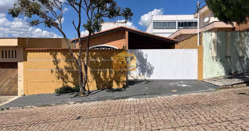 Casa 03 dormitórios, Centro, Salto SP - R$ 750 mil
