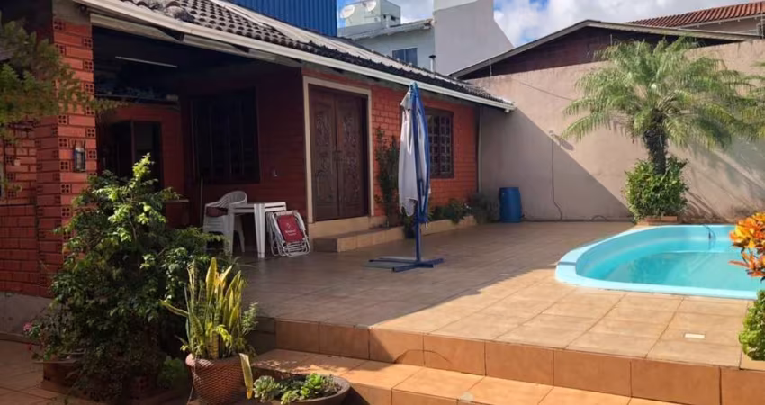Casa com Piscina Bairro Palmital