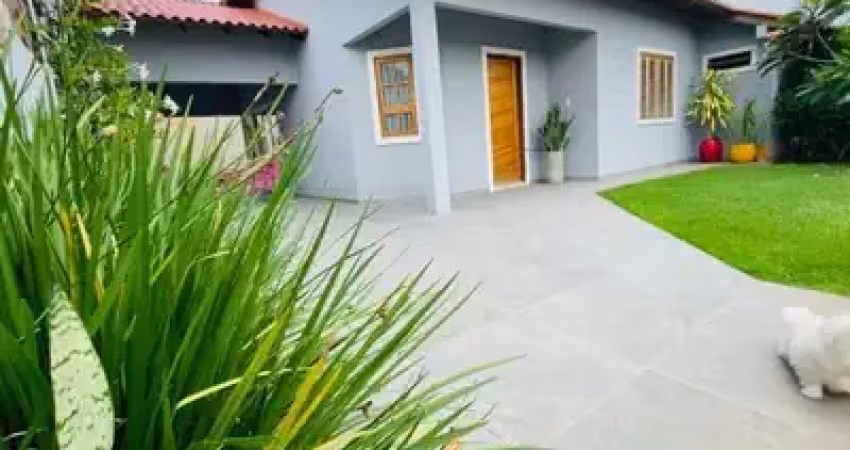 Casa com piscina na rua josué guimarães, bairro jardim dos lagos- guaíba