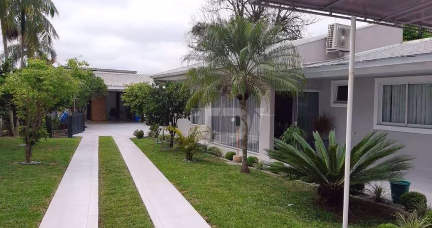 Casa com 4 dormitórios à venda, 283 m² por R$ 1.980.000,00 - Capão Raso - Curitiba/PR
