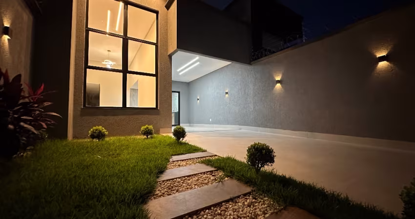 Casa para venda no Setor Faiçalville, com 3 suítes e piscina aquecida