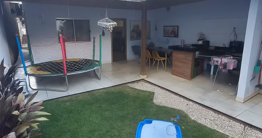 Excelente casa no jardim atlântico, a 100m do parque cascavel - entrada reduzida!